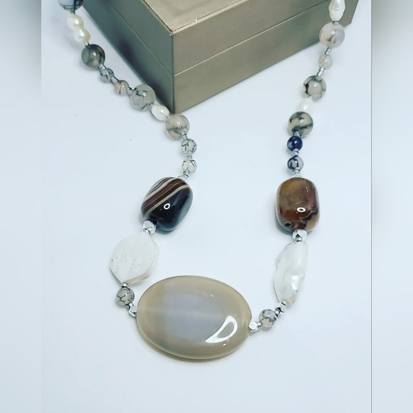 Baroque Pearl, Agate handcrafted necklace - Picture 4 of 5